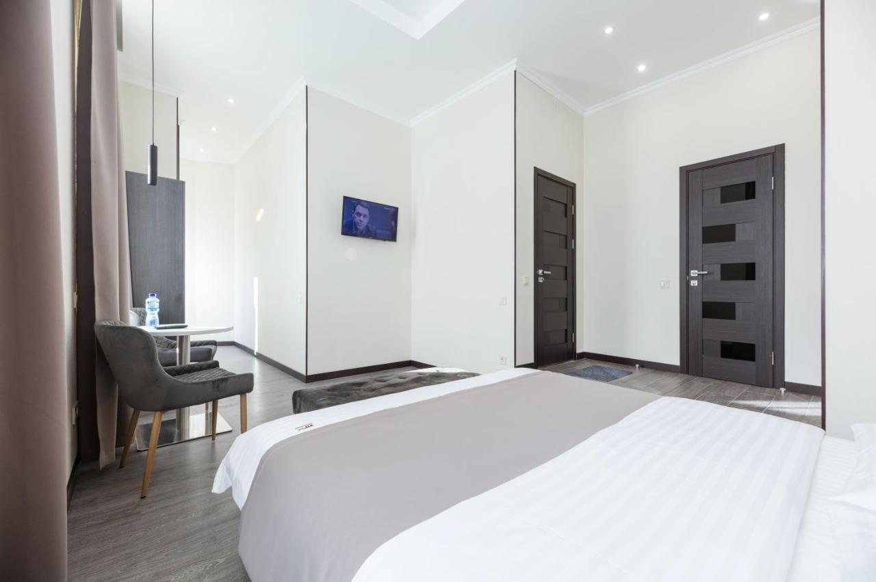 Apart Hotel Maidan Kiev Bagian luar foto