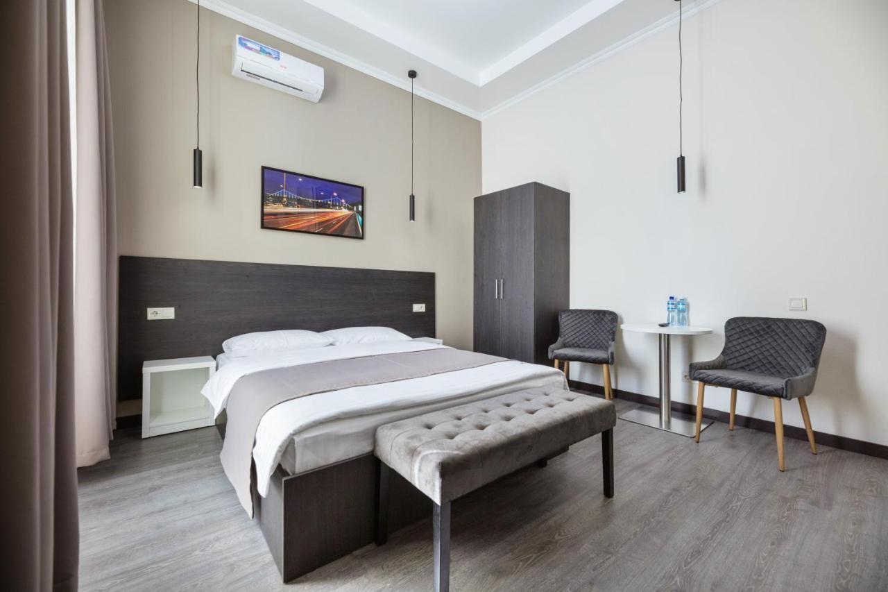 Apart Hotel Maidan Kiev Bagian luar foto