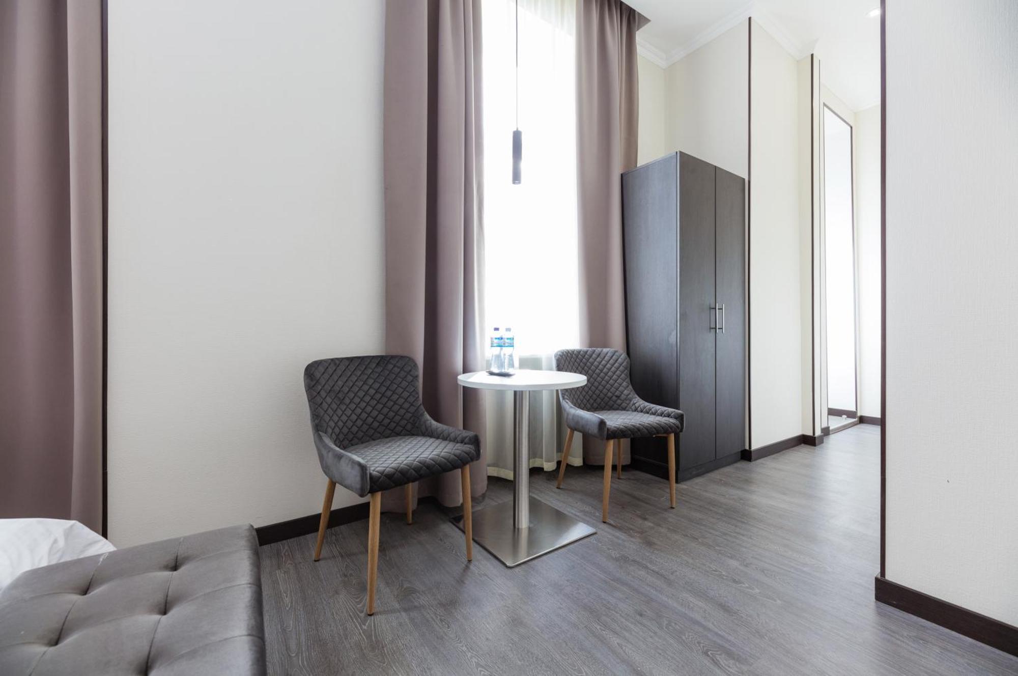 Apart Hotel Maidan Kiev Bagian luar foto